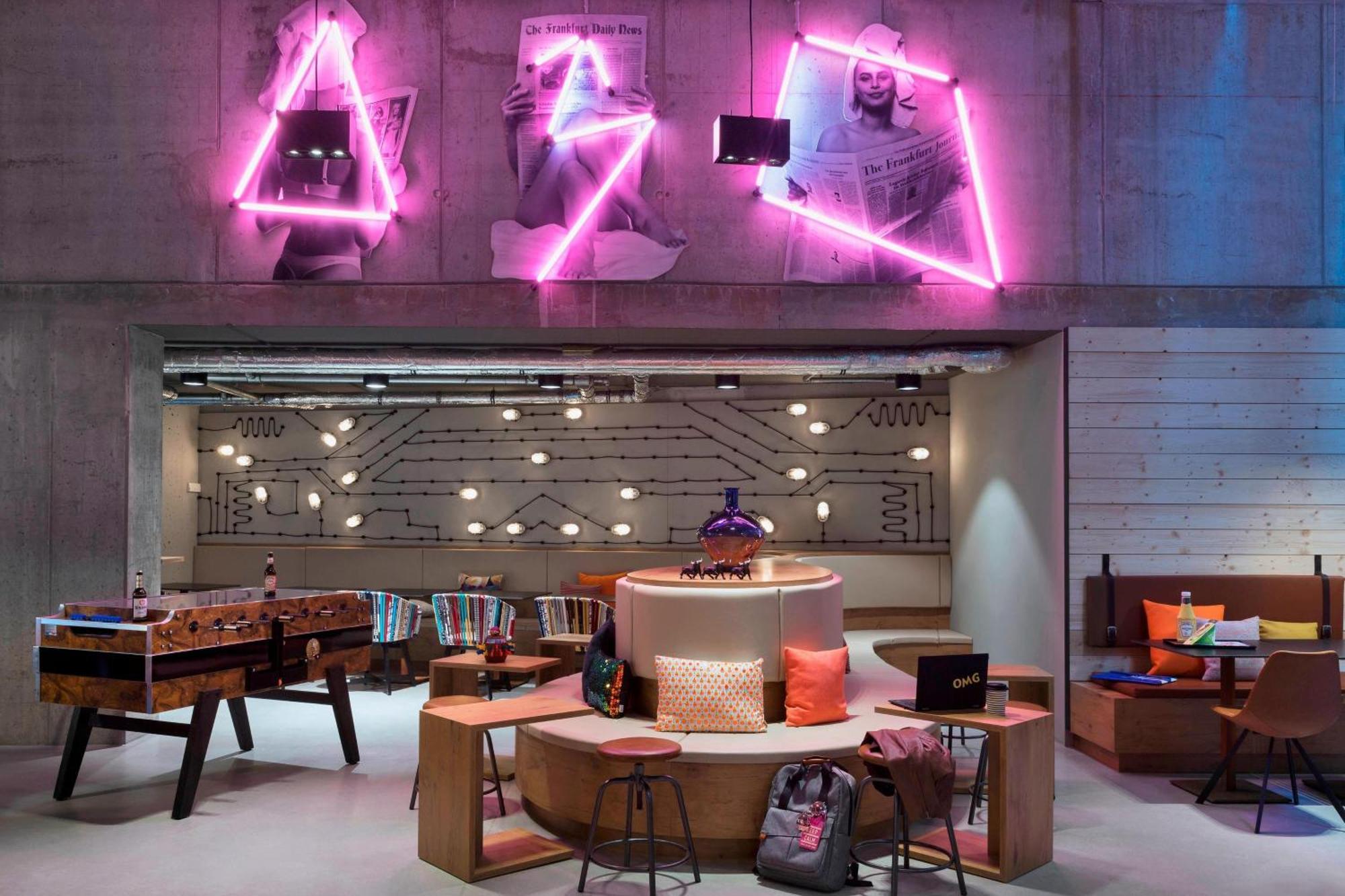 Moxy Frankfurt City Center Frankfurt am Main Exterior photo